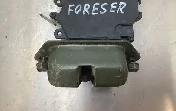 Subaru Forester SG Loading door lock 