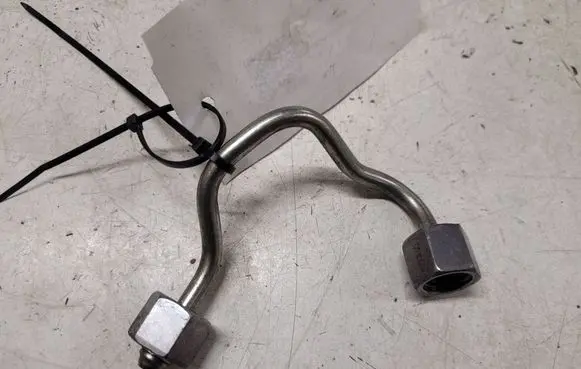 BMW 5 E60 E61 Fuel injector supply line/pipe