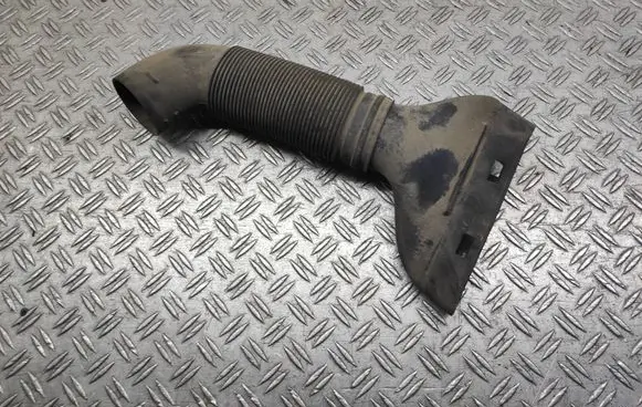 Mercedes-Benz B W245 Air intake duct part A6400900682