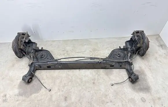 Nissan Leaf II (ZE1) Rear axle beam