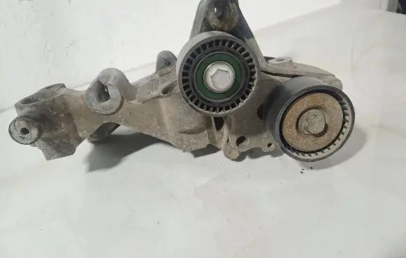 Renault Master III Generator/alternator bracket 117102273R