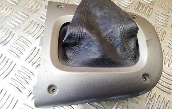 Toyota RAV 4 (XA20) Gear shifter surround trim plastic 158821190H0