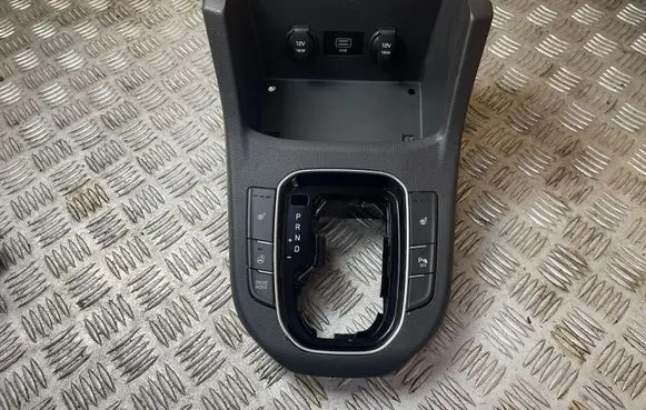 Hyundai i30 Gear shifter surround trim plastic 84651G4700