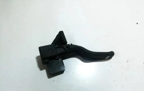 Engine bonnet (hood) release handle