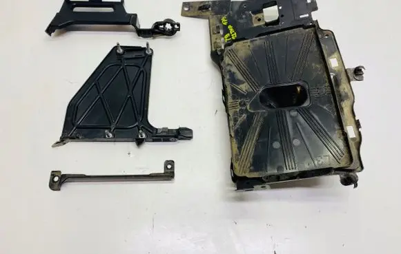 Peugeot 308 Battery box tray 