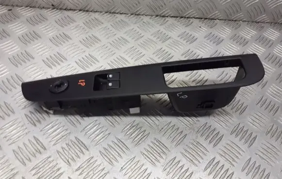 KIA Ceed Front door window switch trim 82351-1H110