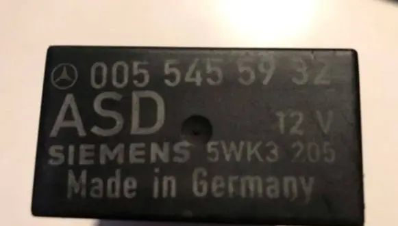 Mercedes-Benz E W124 Other relay 0055455932 5WK3205