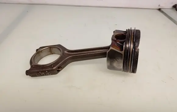 BMW X4 F26 Piston with connecting rod 7624615 11247624615 11258619196
