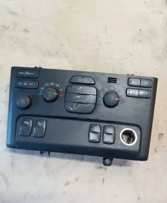 Volvo XC90 Climate control unit 8682734