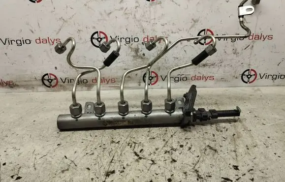 Nissan NV300 Fuel main line pipe 175210542R