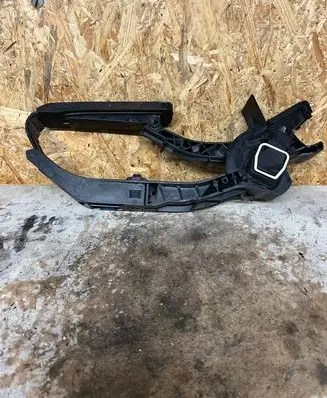 Mercedes-Benz E W211 Accelerator throttle pedal A2113000804