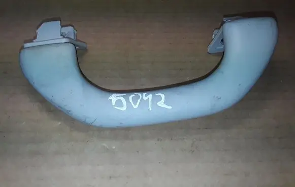 Volkswagen PASSAT B7 Front interior roof grab handle 1K0857607M