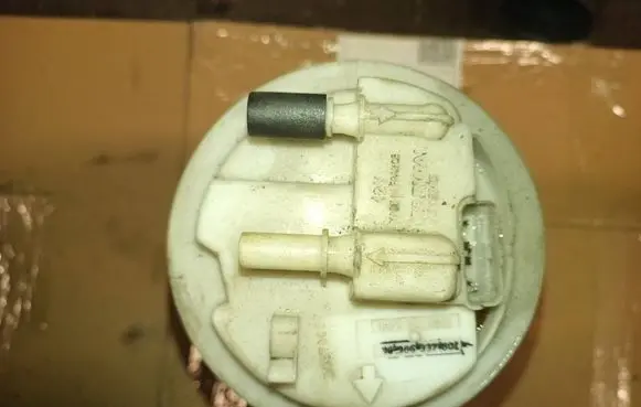 Peugeot 607 In-tank fuel pump 9638633780