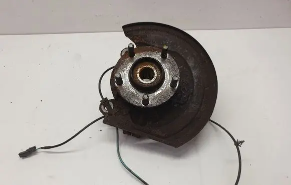 Nissan Juke I F15 Front wheel hub