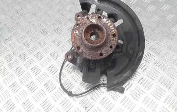 Renault Megane III Front wheel hub spindle knuckle