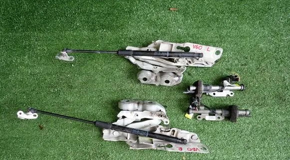 Volvo V60 Engine bonnet/hood hinges 