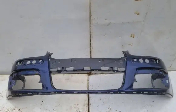 Volkswagen Golf V Front bumper 1K0807221C