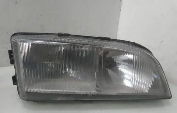 Volvo S70 V70 V70 XC Headlight/headlamp 02A04HC4