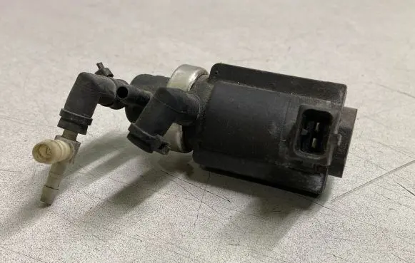 Audi A6 S6 C5 4B Turbo solenoid valve 059906627 72190322