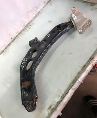 BMW X2 U10 Front lower control arm/wishbone 884654404