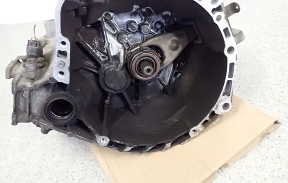 Toyota Yaris Manual 5 speed gearbox YARISISKRZYNIA10