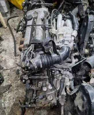 Mazda 323 F Engine