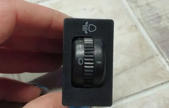 Toyota Corolla Verso AR10 Headlight level height control switch 37139 8415202021