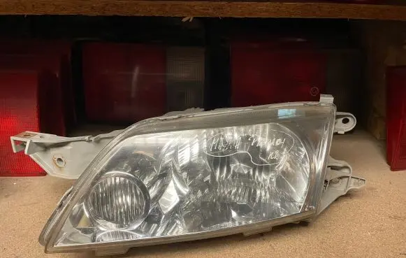 Mazda Premacy Headlight/headlamp P1989