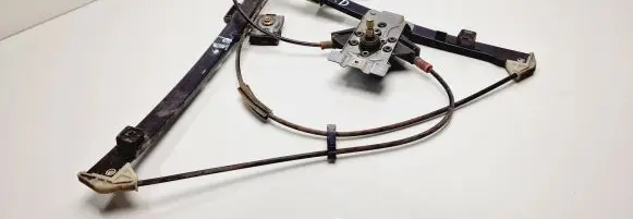 Volkswagen Golf III Front door manual window regulator 1H0837402B