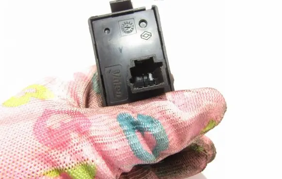 Renault Twingo II Hazard light switch E31606