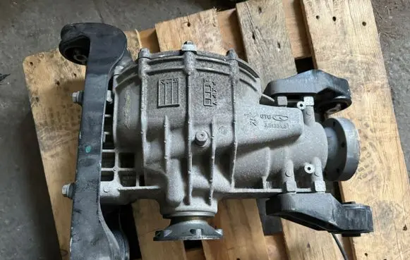 Maserati GranTurismo Gearbox transfer box case 3513313