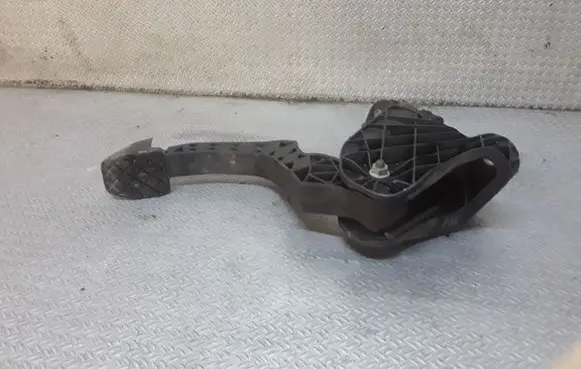 Skoda Octavia Mk2 (1Z) Clutch pedal 1K1721059ES