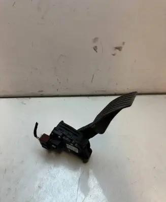 Opel Astra H Accelerator throttle pedal 9157999BL