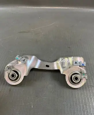 Toyota C-HR II Hybrid/electric vehicle battery bracket