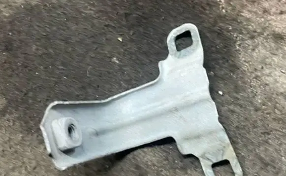 BMW 1 F20 F21 Fender mounting bracket