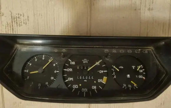 Mercedes-Benz E W124 Speedometer (instrument cluster) 87001199
