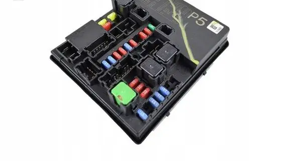 Nissan Juke I F15 Fuse box set 284B71TT2A 7641004826 50V911F02
