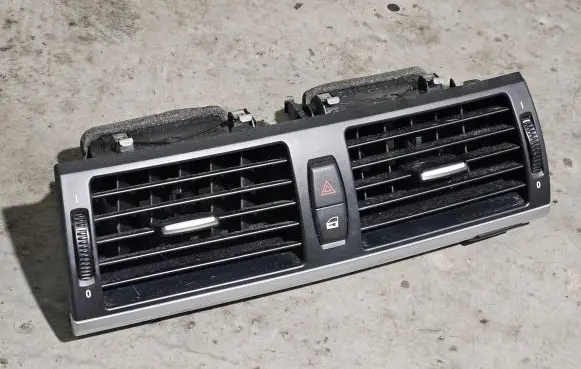 BMW X6 E71 Dash center air vent grill 7161802 7161801 0117794