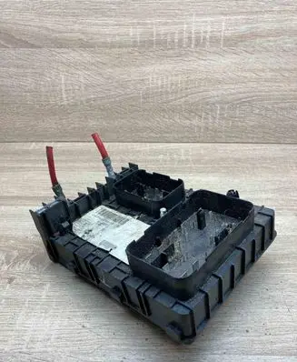 Volkswagen PASSAT B6 Fuse module 1K0937124K 1K0937800G