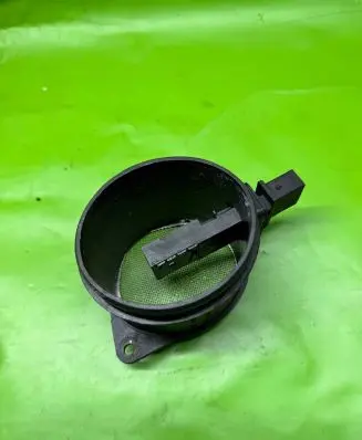 BMW 5 E60 E61 Mass air flow meter 7805415 3863279 0281002936