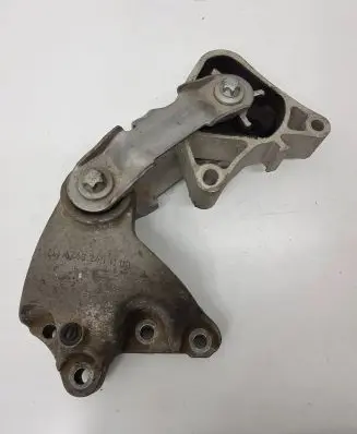 Mercedes-Benz A W176 Engine mounting bracket A2462461109