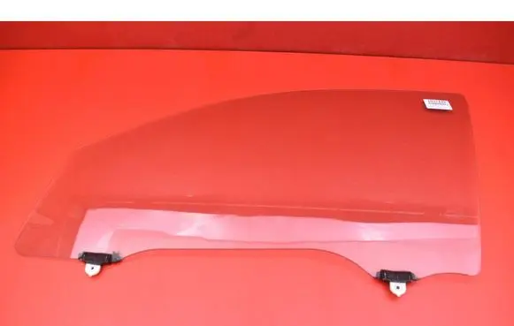 Mitsubishi ASX Front door window glass four-door