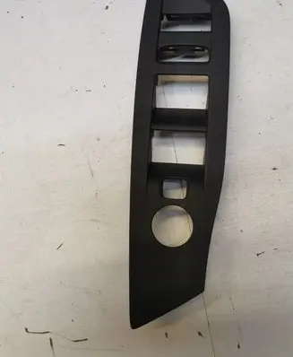 Peugeot 308 Front door window switch trim 98371189ZD