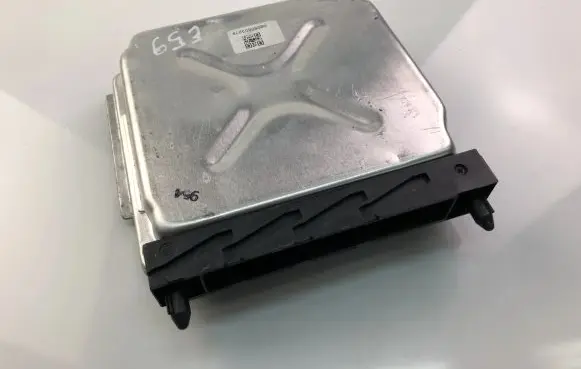 Volvo S60 Engine control unit/module ECU 30684877A