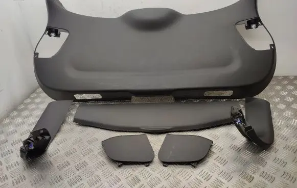 Renault Kadjar Tailgate/boot lid cover trim 909032493R 909022349R 156088222A