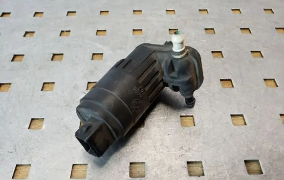 Fiat Croma Windscreen/windshield washer pump 71740942