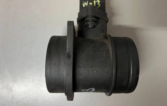 Audi A3 S3 A3 Sportback 8P Mass air flow meter 038906461B 0281002531