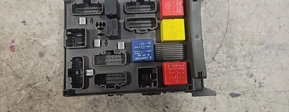 Renault Laguna II Fuse module 518002217 8200004201E