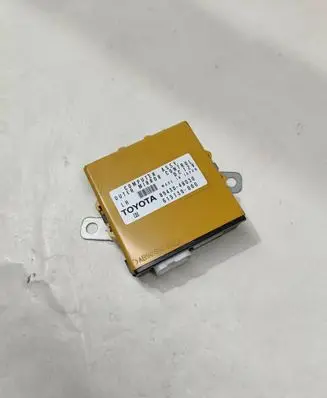 Lexus RX 330 - 350 - 400H Wing mirror control module 8943048030 615139000