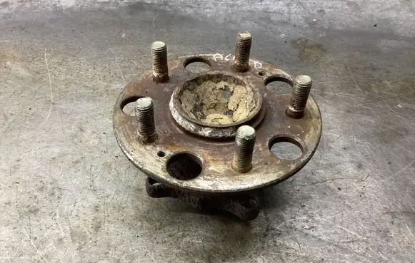 Honda Accord Rear wheel hub